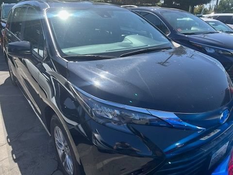 Thumbnail: 2025 Toyota Sienna - 2