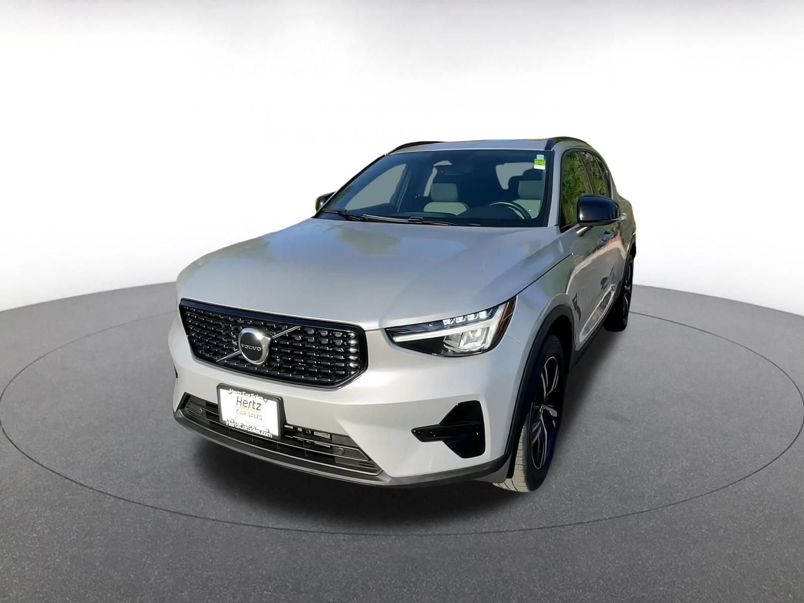 Thumbnail: 2024 Volvo XC40 - 6