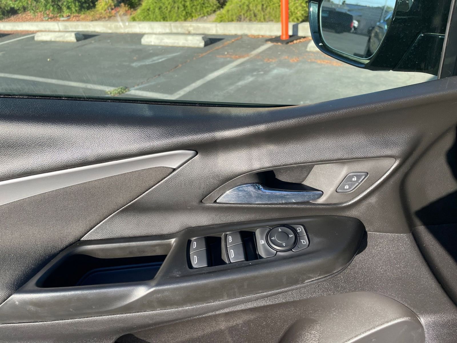 Thumbnail: 2023 Chevrolet Bolt EV - 23