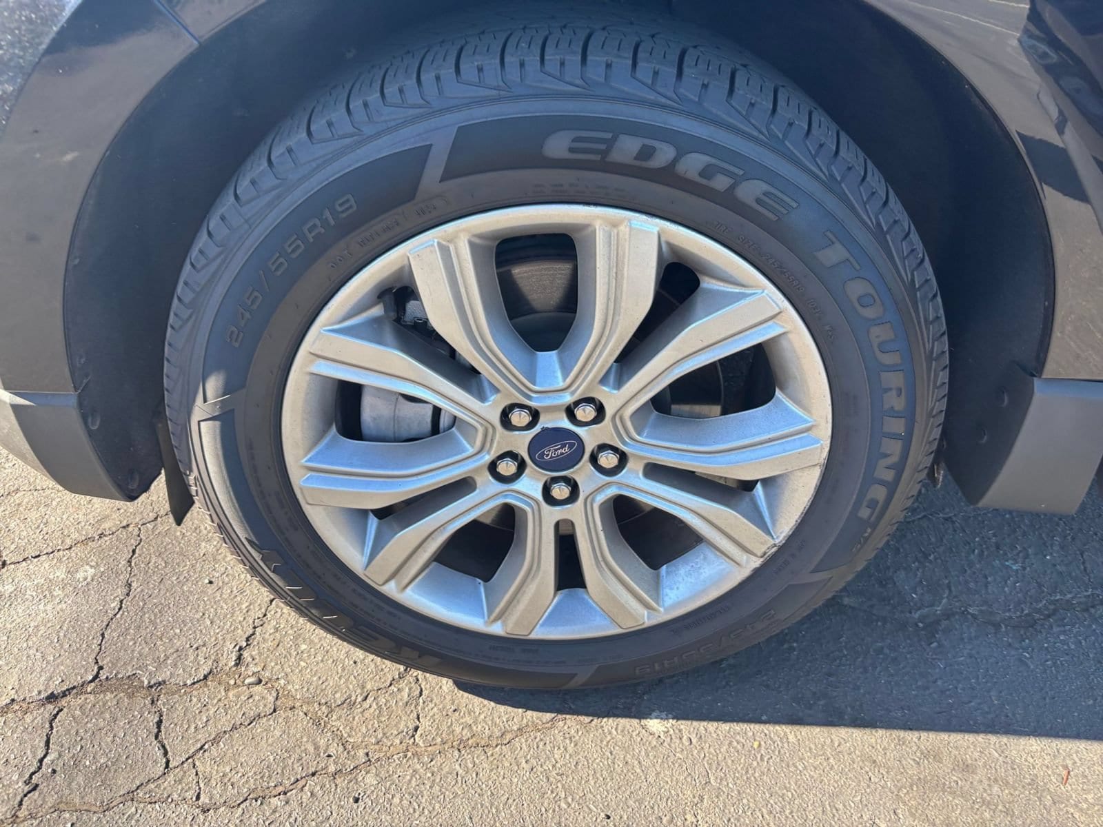 Thumbnail: 2022 Ford Edge - 32