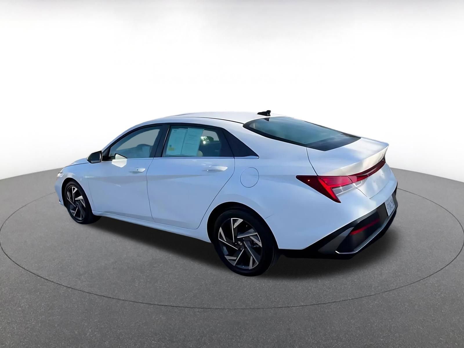 Thumbnail: 2025 Hyundai Elantra - 10