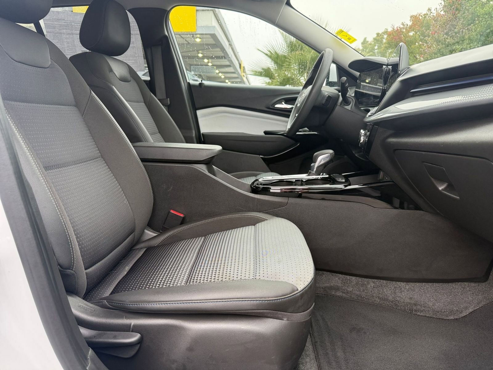 Thumbnail: 2025 Chevrolet Trax - 34