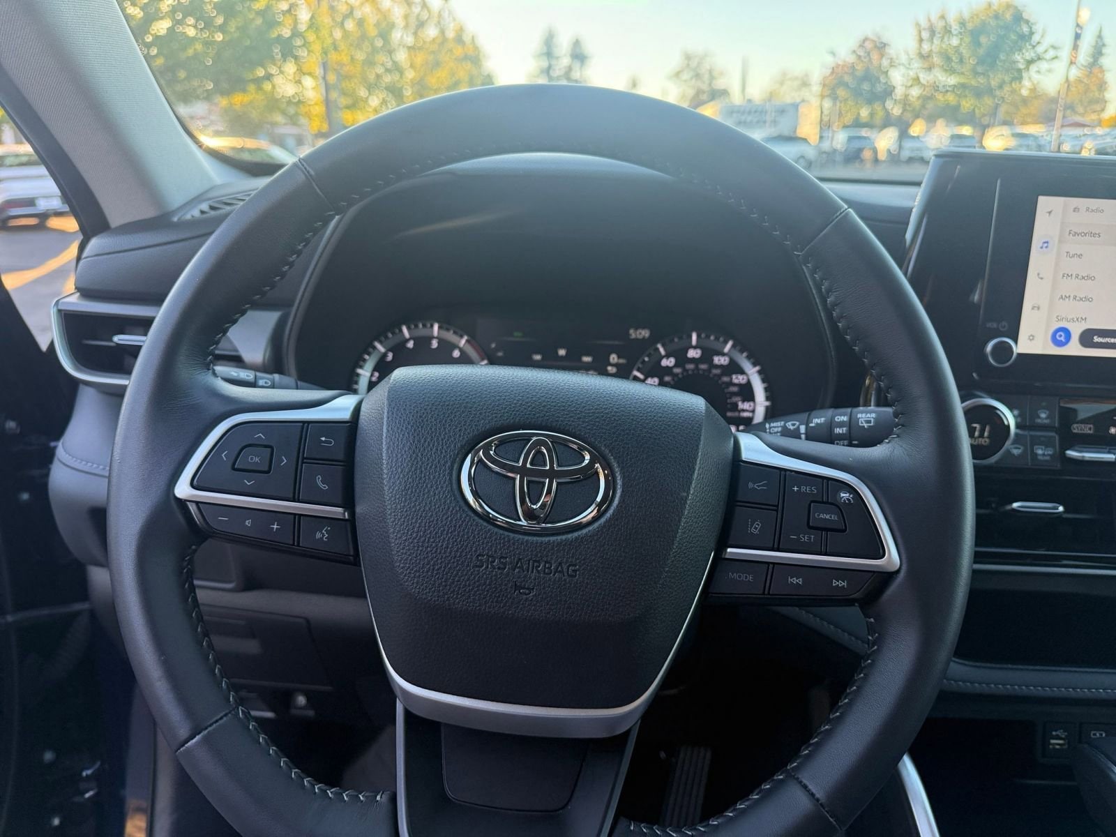 Thumbnail: 2025 Toyota Highlander - 28