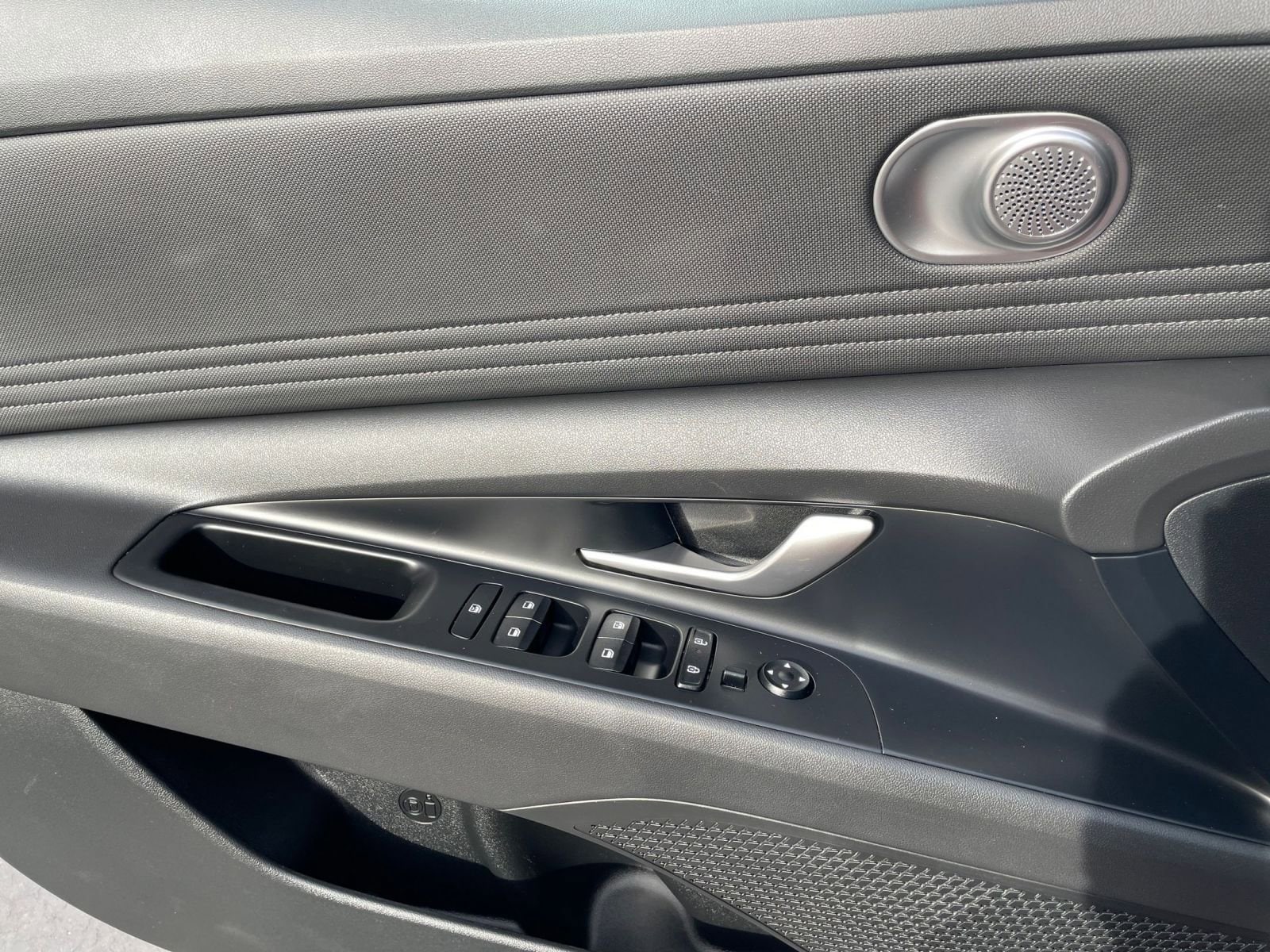 Thumbnail: 2025 Hyundai Elantra - 20