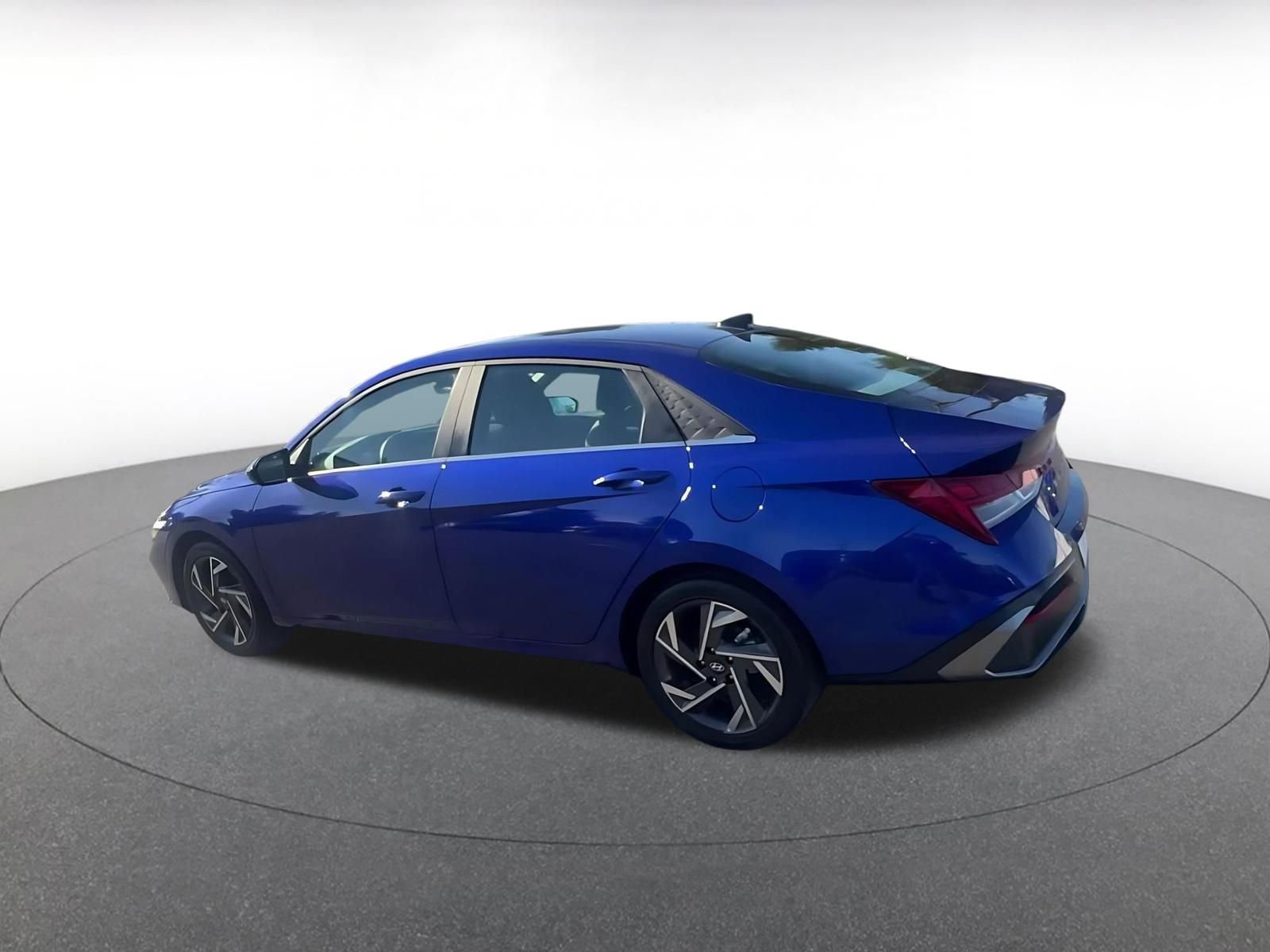 Thumbnail: 2025 Hyundai Elantra - 10