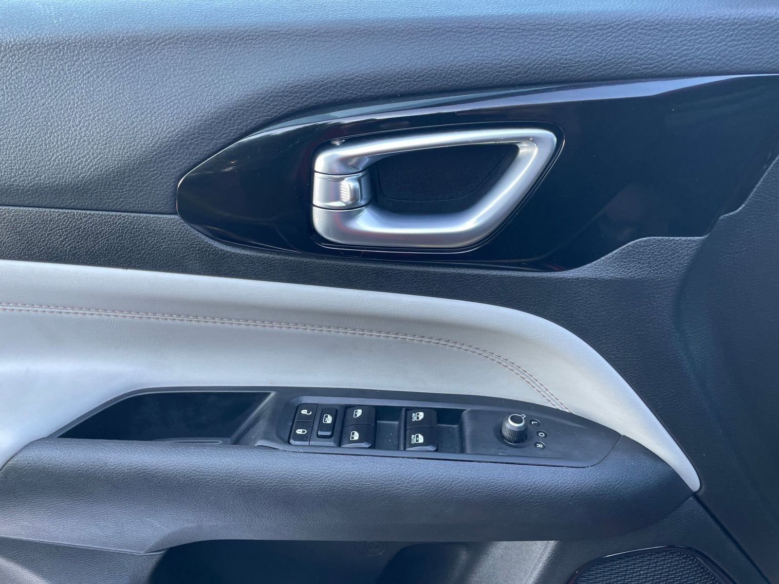 Thumbnail: 2025 Jeep Compass - 20