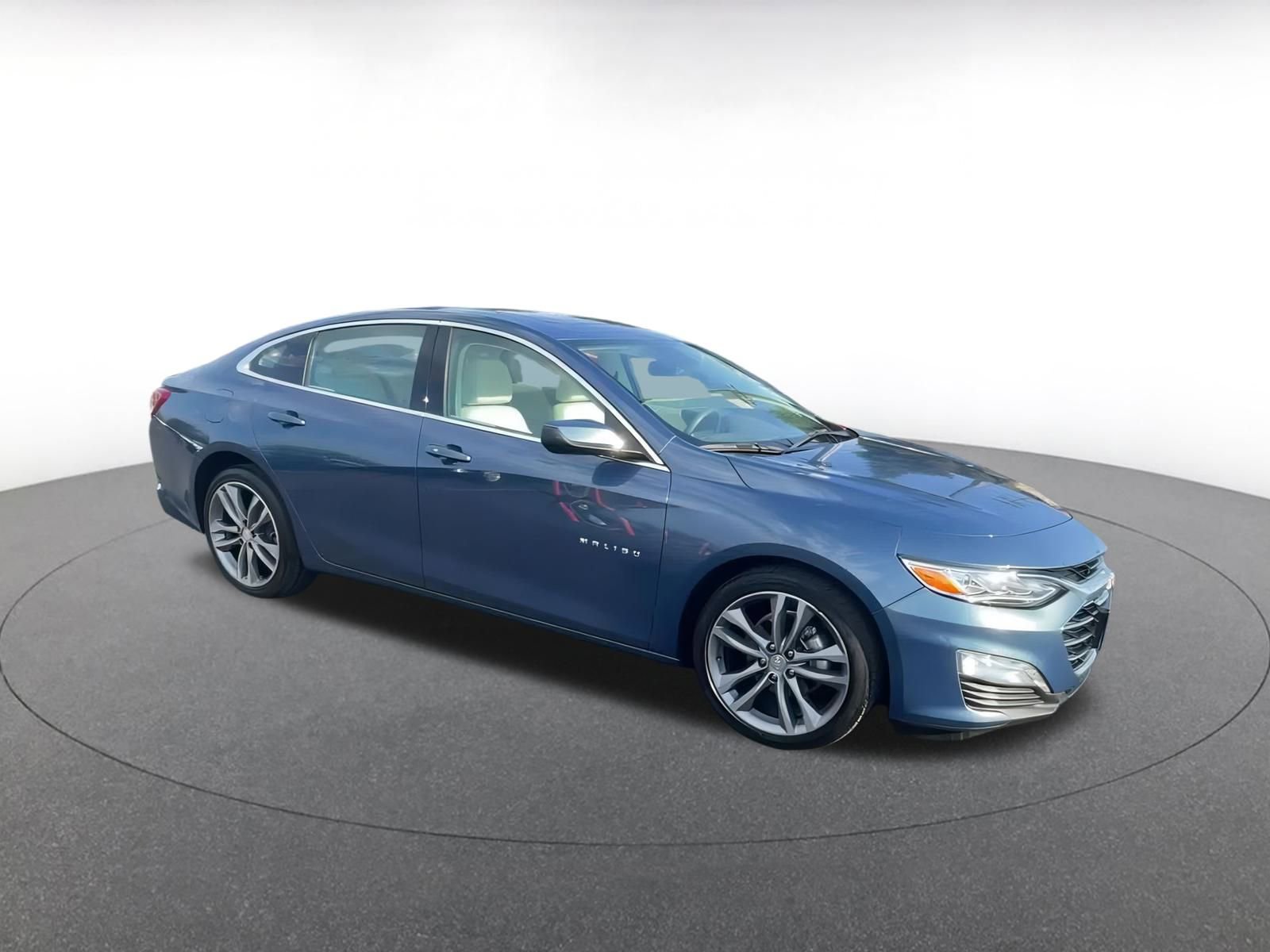 Thumbnail: 2024 Chevrolet Malibu - 2