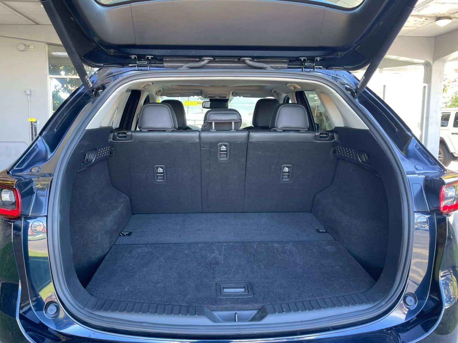 Thumbnail: 2025 Mazda CX-5 - 32