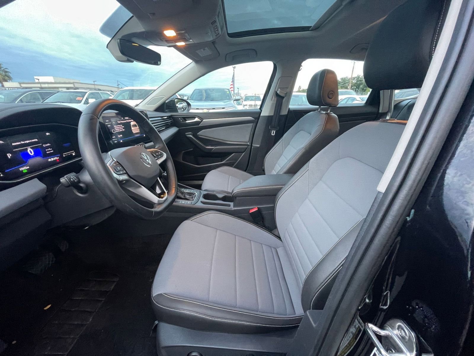 Thumbnail: 2025 Volkswagen Jetta - 25