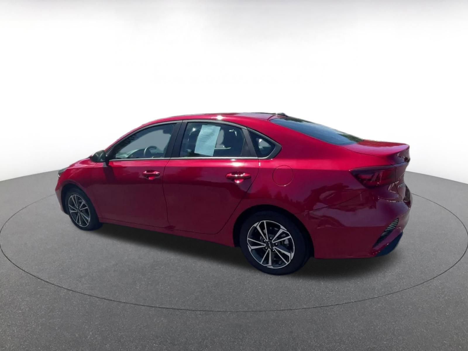 Thumbnail: 2024 Kia Forte - 10