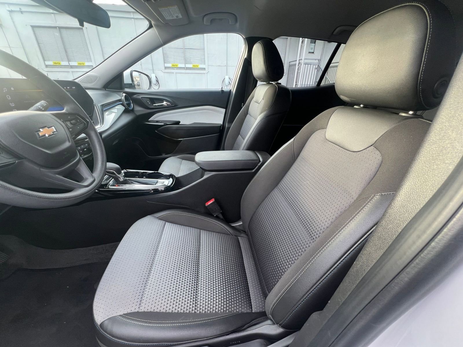 Thumbnail: 2025 Chevrolet Trax - 27