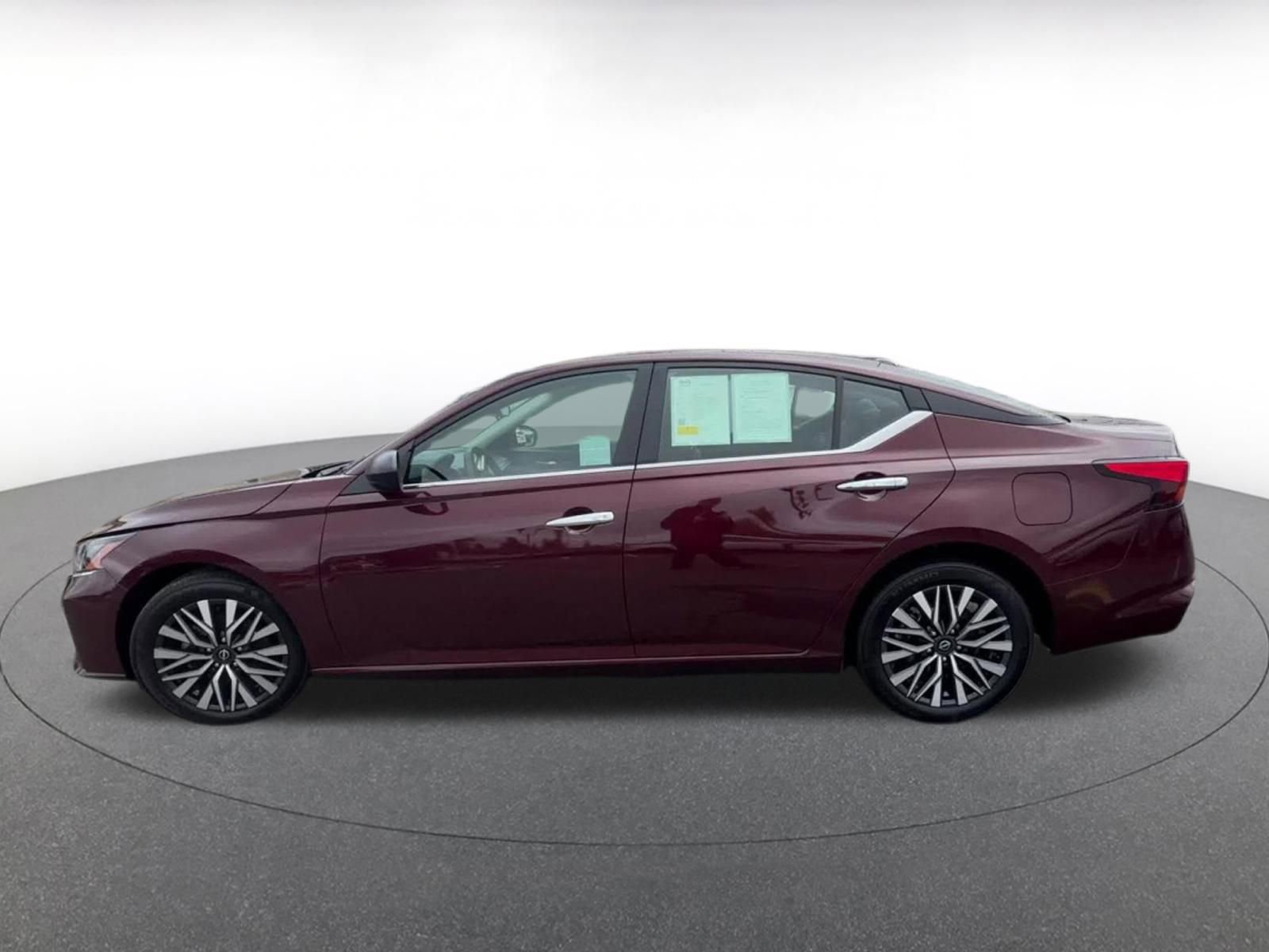 Thumbnail: 2025 Nissan Altima - 9