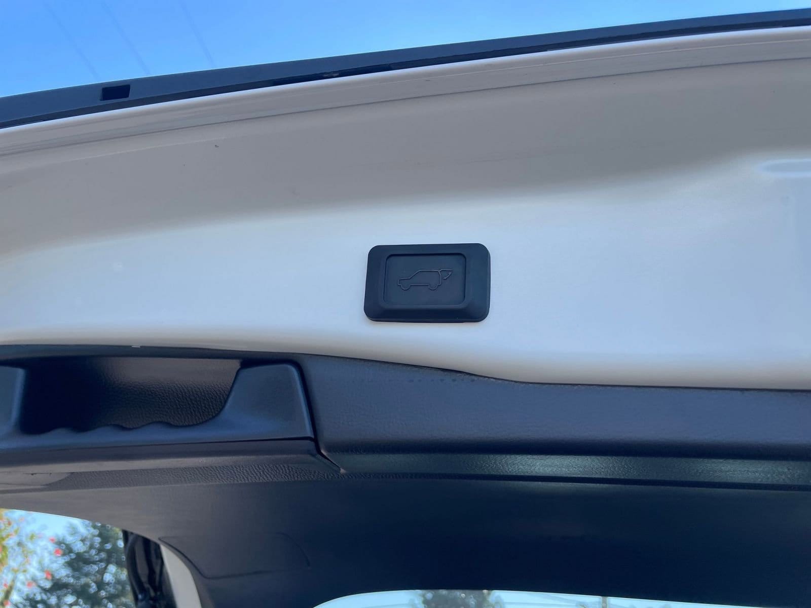 Thumbnail: 2025 Toyota RAV4 - 21