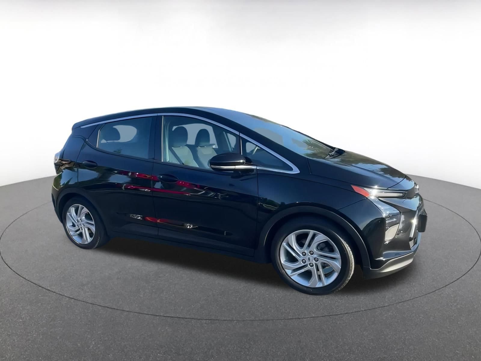Thumbnail: 2023 Chevrolet Bolt EV - 2