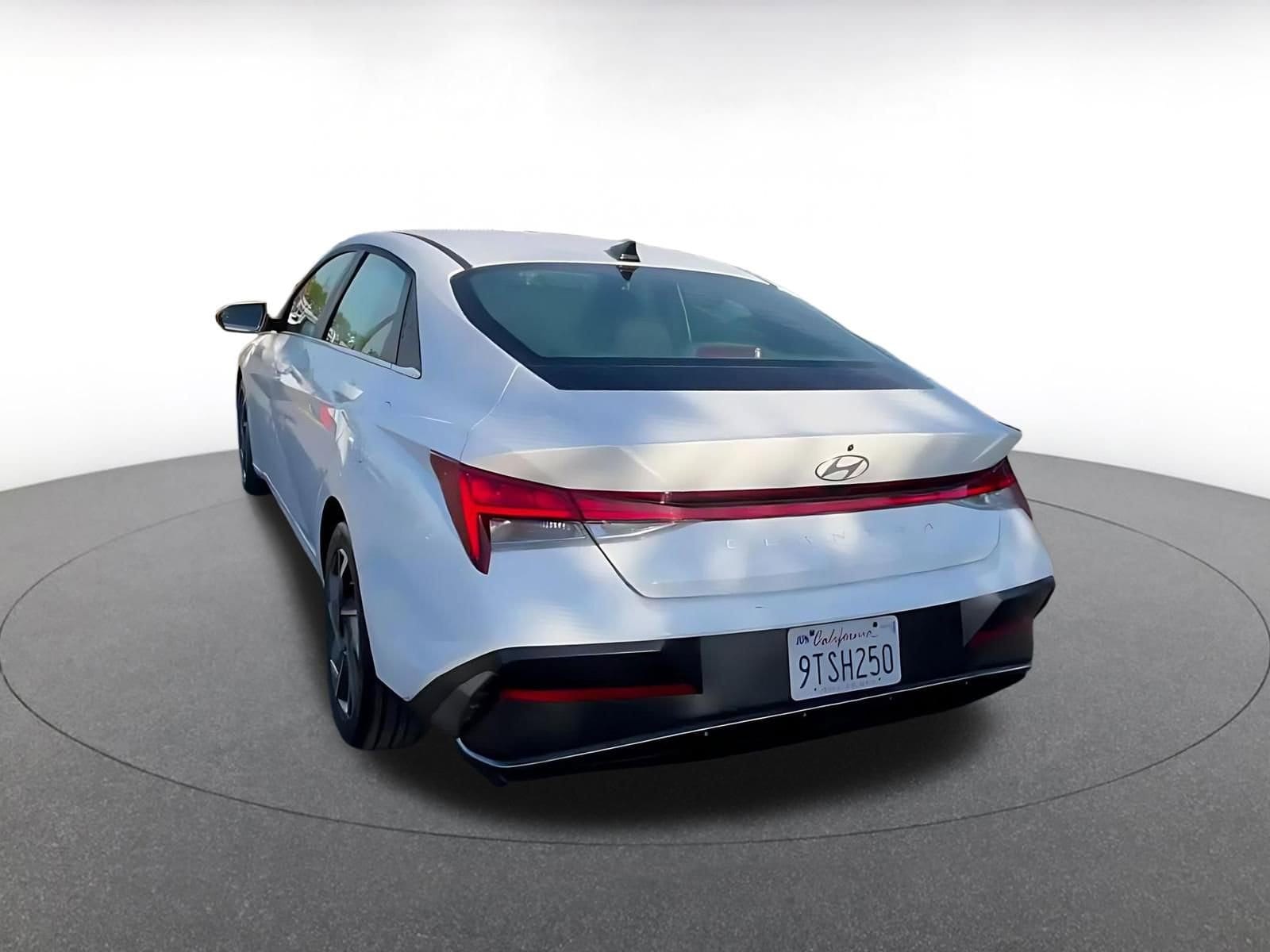 Thumbnail: 2025 Hyundai Elantra - 11