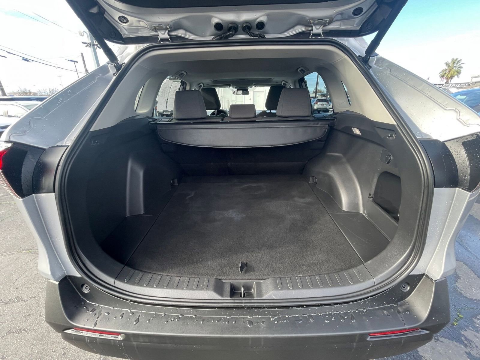 Thumbnail: 2025 Toyota RAV4 - 32