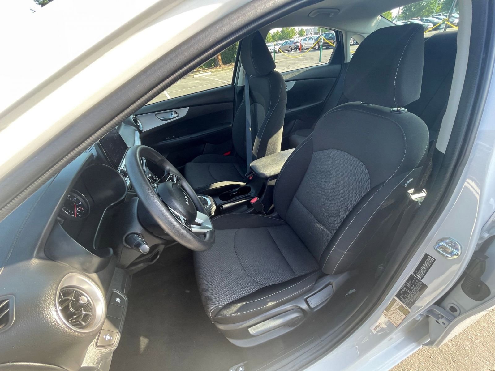 2024 Kia Forte LXS 33