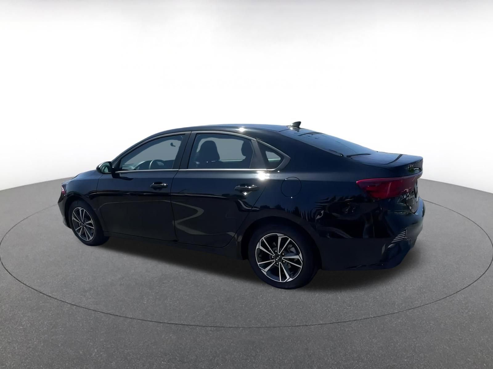 Thumbnail: 2024 Kia Forte - 10