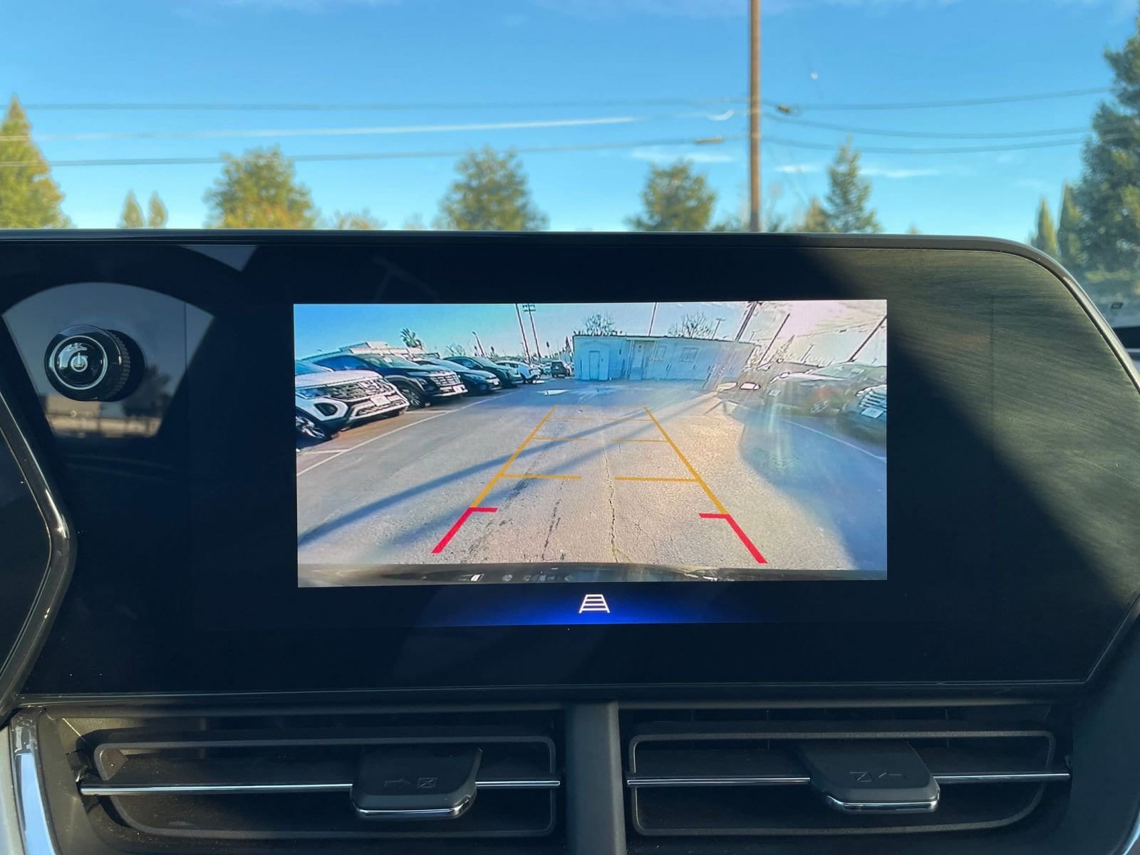 Thumbnail: 2025 Chevrolet Trax - 17