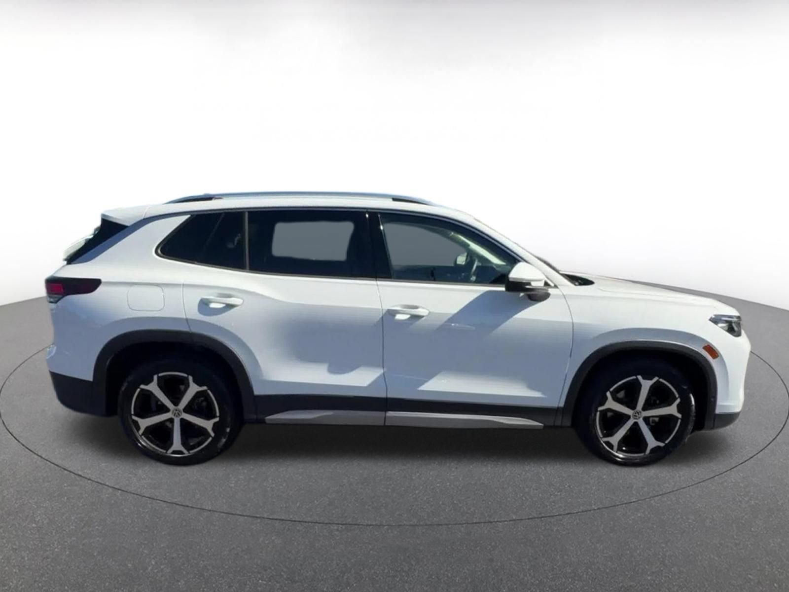 Thumbnail: 2026 Volkswagen Tiguan - 16