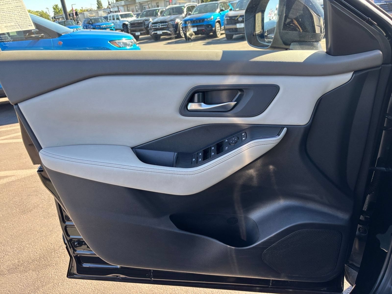 Thumbnail: 2025 Nissan Rogue - 18