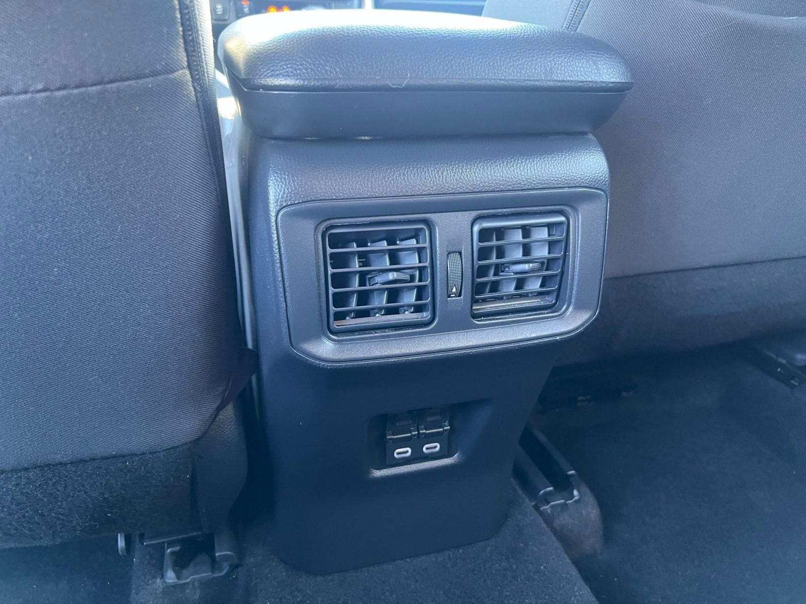 Thumbnail: 2025 Toyota RAV4 - 24