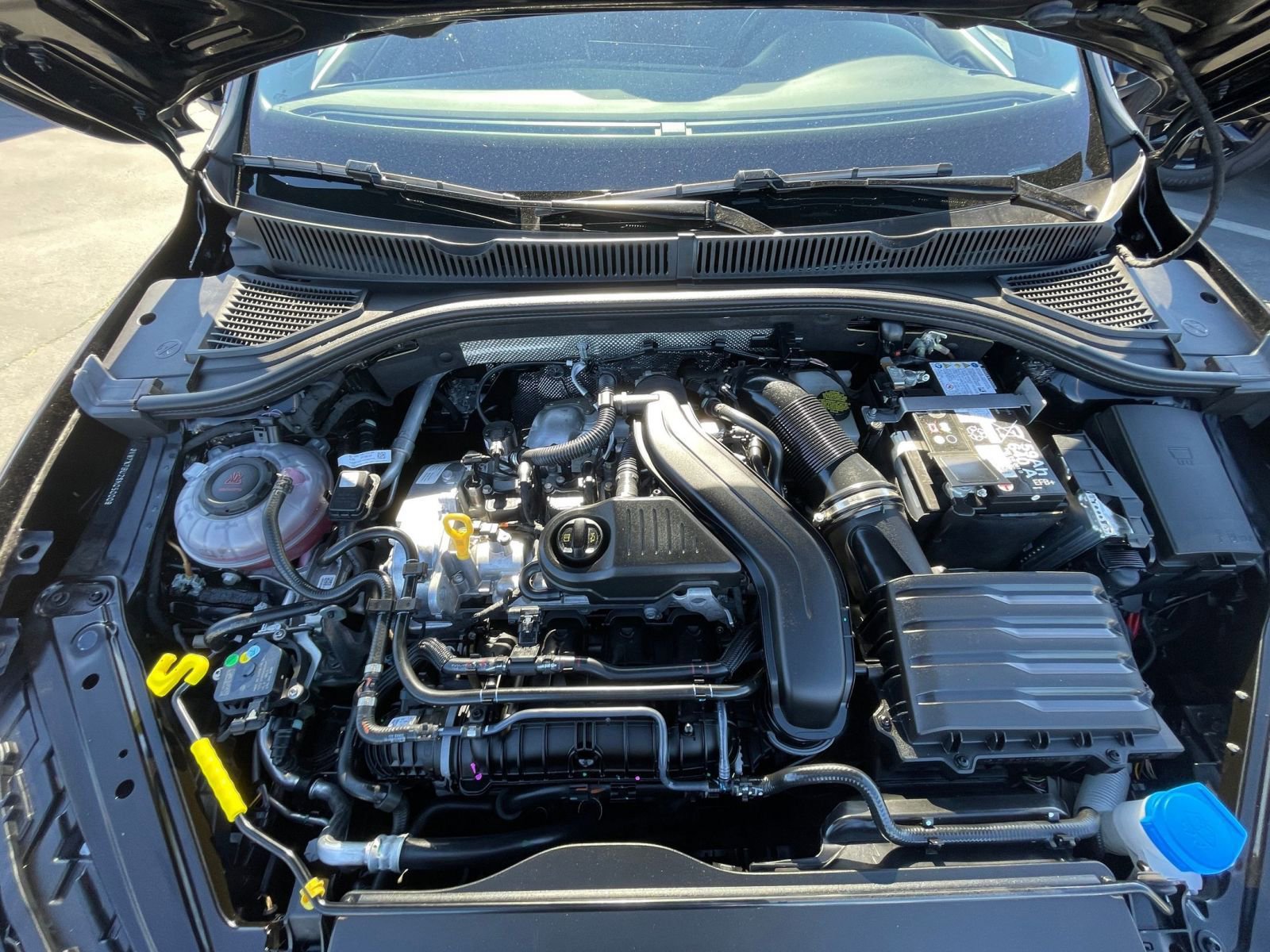 Thumbnail: 2025 Volkswagen Jetta - 32