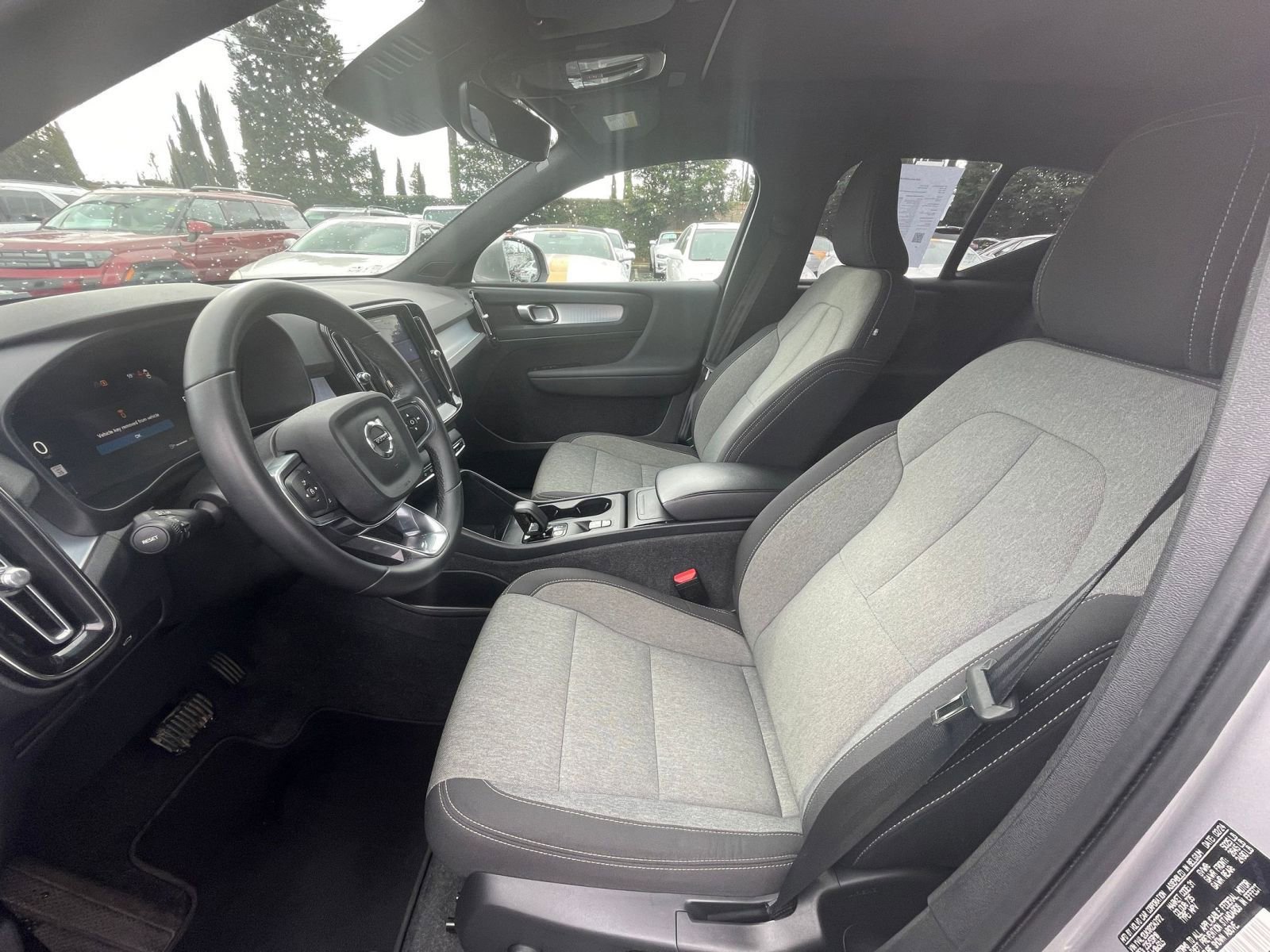 Thumbnail: 2024 Volvo XC40 - 23