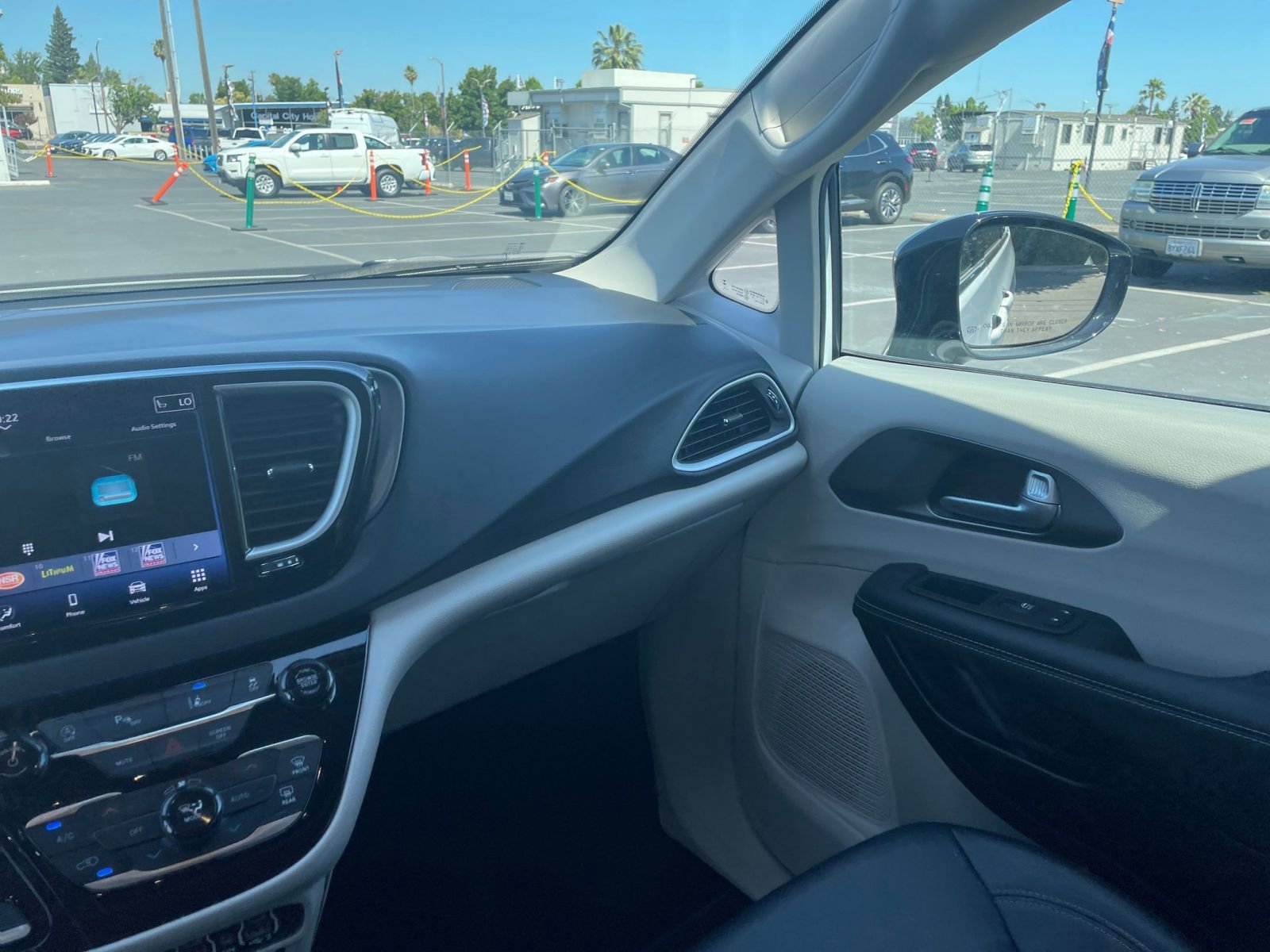 Thumbnail: 2024 Chrysler Pacifica - 34