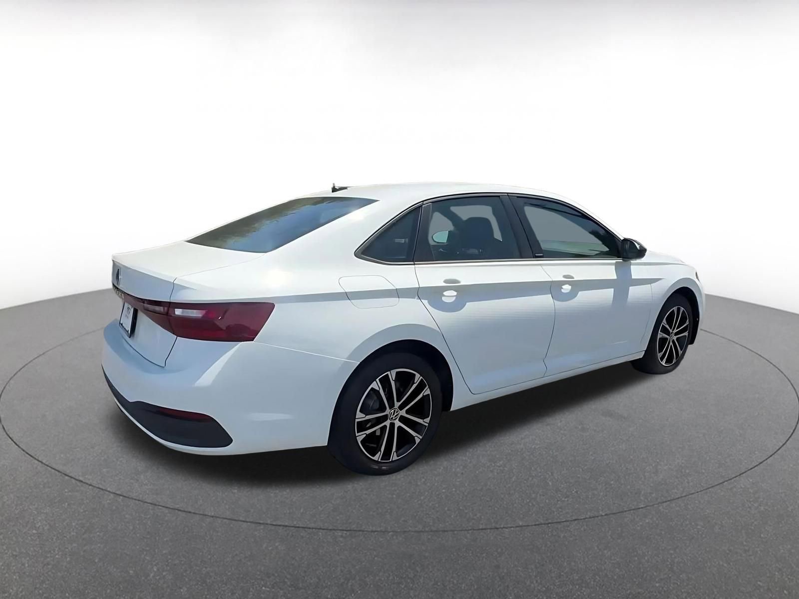 Thumbnail: 2025 Volkswagen Jetta - 15