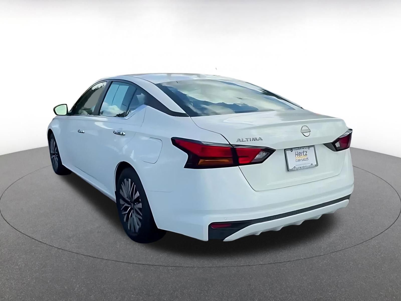 Thumbnail: 2025 Nissan Altima - 11