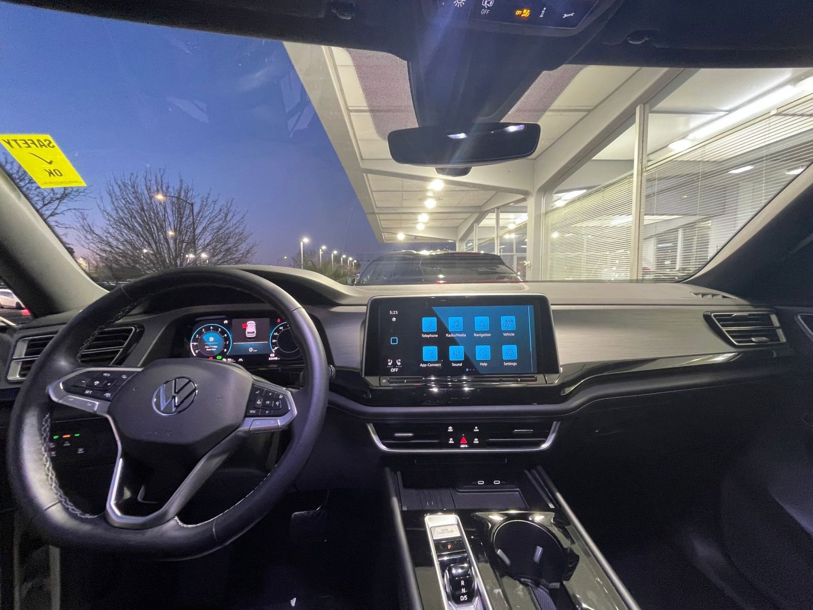 Thumbnail: 2025 Volkswagen Atlas - 34