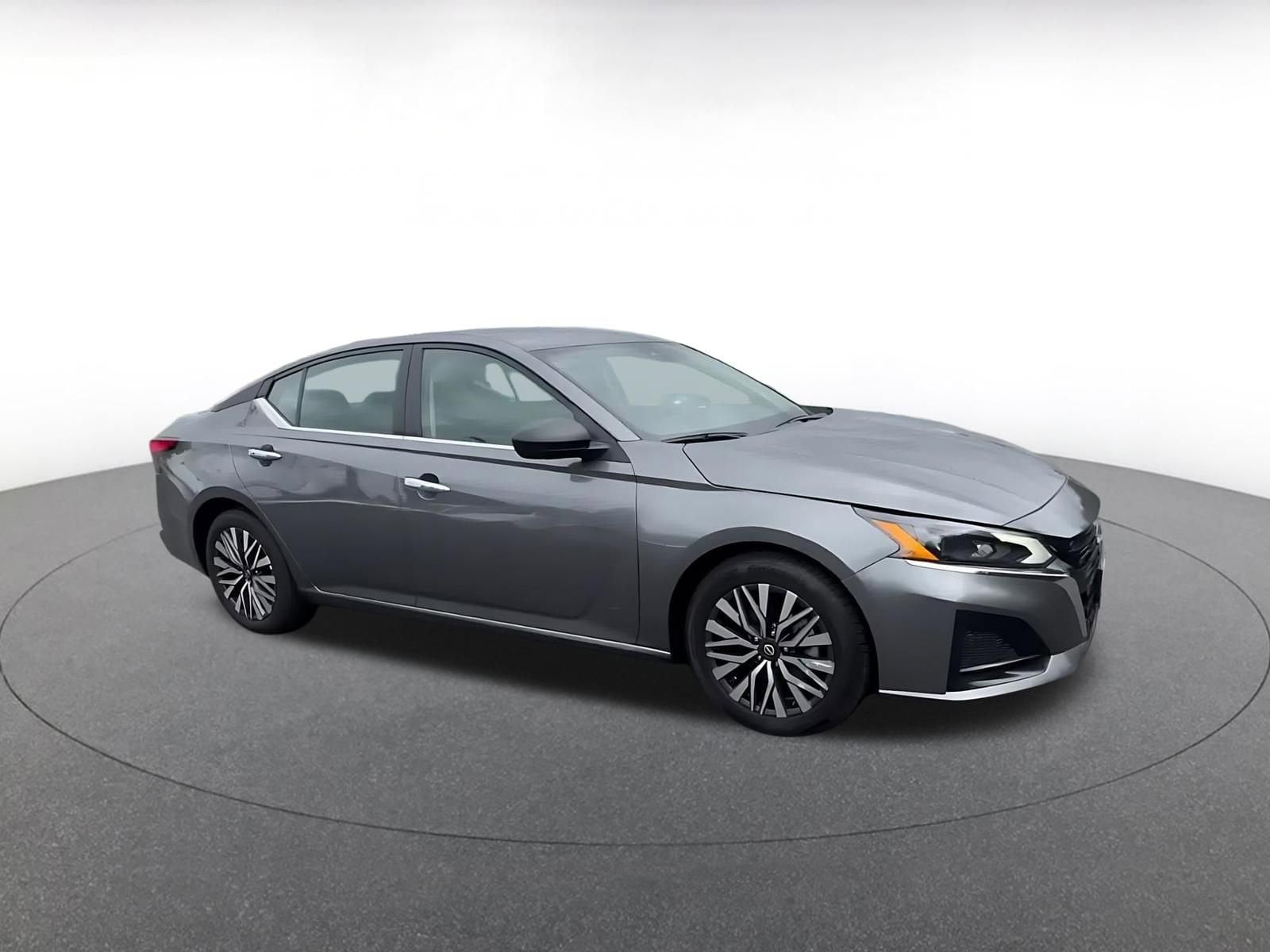 Thumbnail: 2025 Nissan Altima - 2