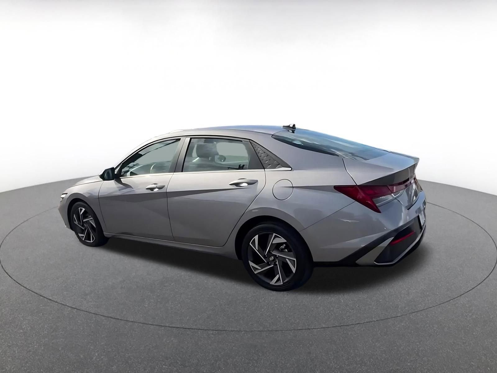 Thumbnail: 2025 Hyundai Elantra - 10