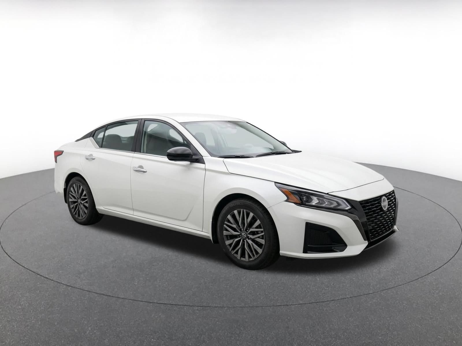 Thumbnail: 2025 Nissan Altima - 2