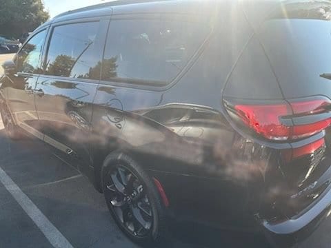 Thumbnail: 2025 Chrysler Pacifica - 3