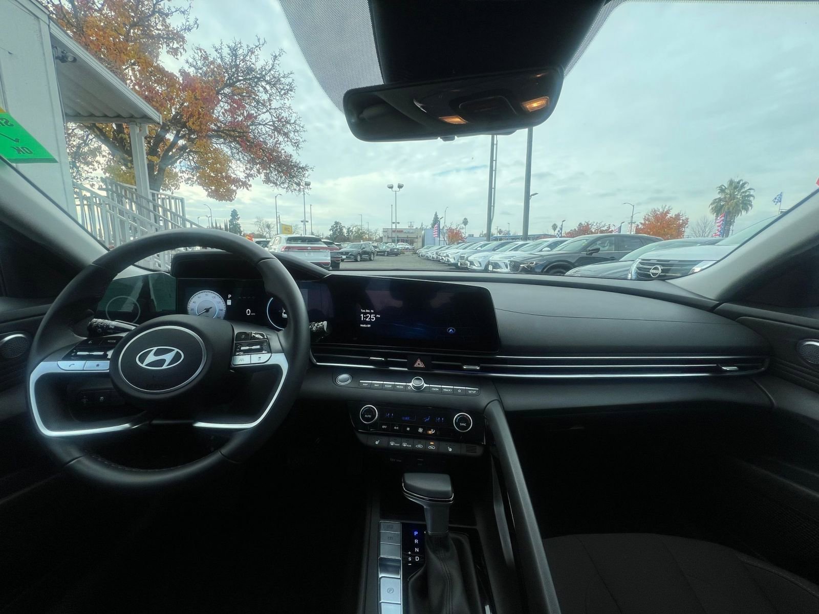 Thumbnail: 2025 Hyundai Elantra - 33