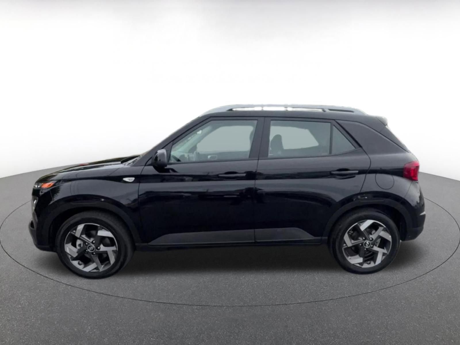 Thumbnail: 2025 Hyundai Venue - 9