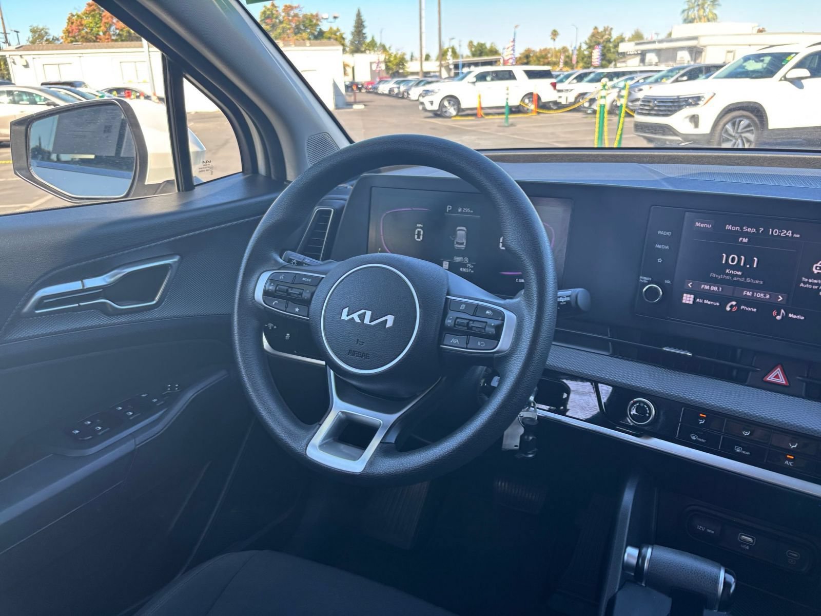 Thumbnail: 2025 Kia Sportage - 32