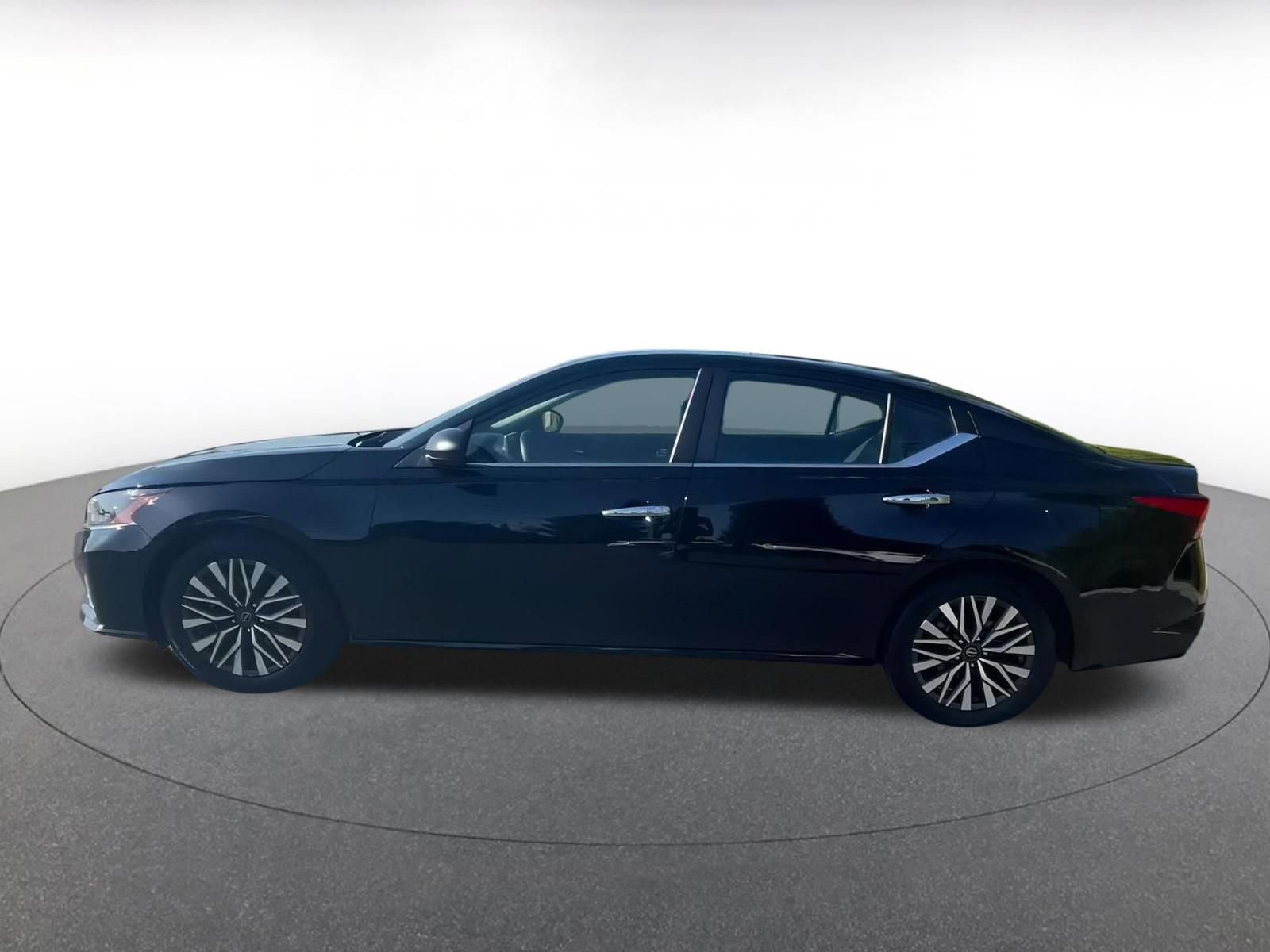 Thumbnail: 2024 Nissan Altima - 8
