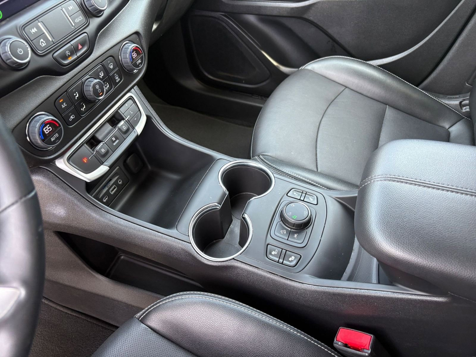 2024 GMC Terrain SLT - Photo 44