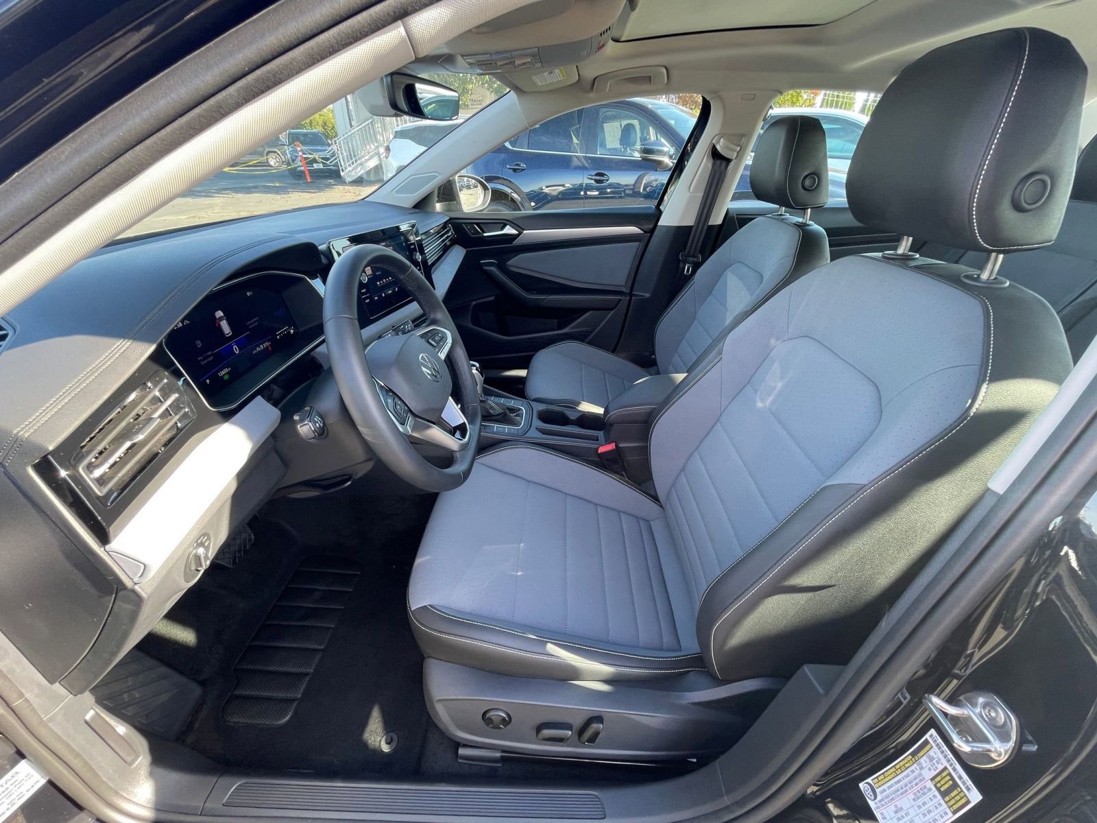 Thumbnail: 2025 Volkswagen Jetta - 25