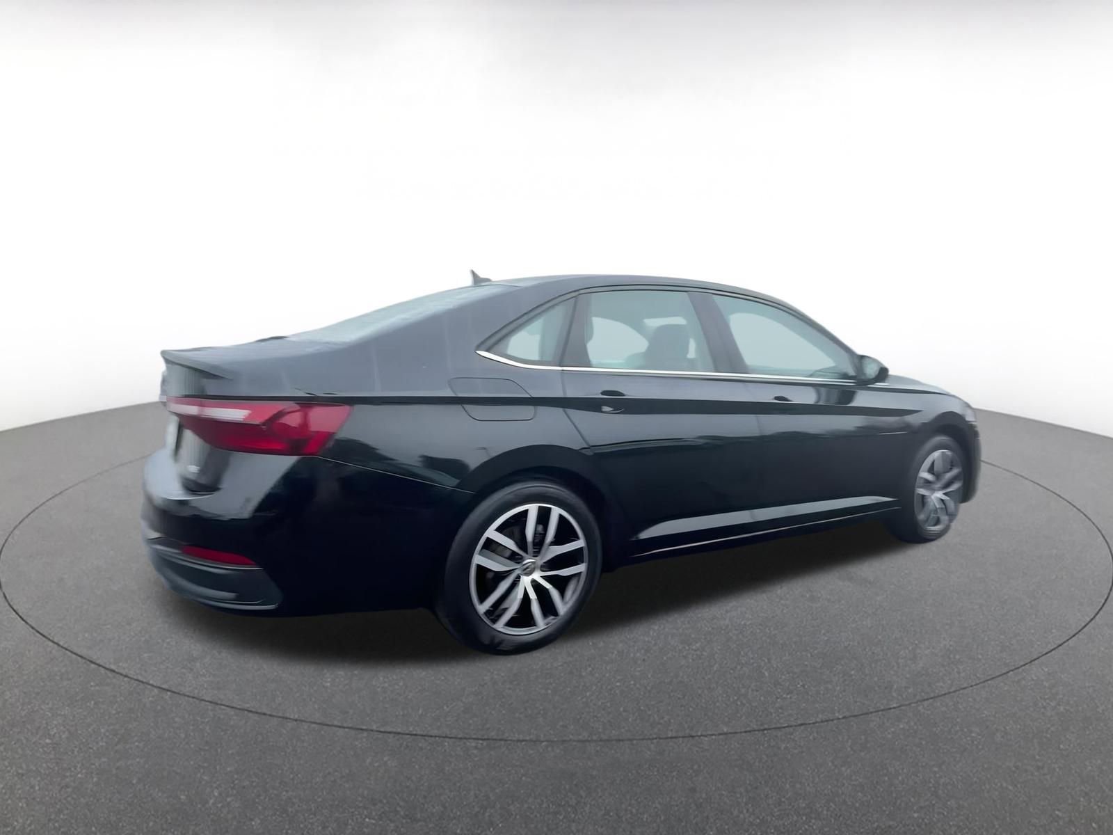 Thumbnail: 2025 Volkswagen Jetta - 15