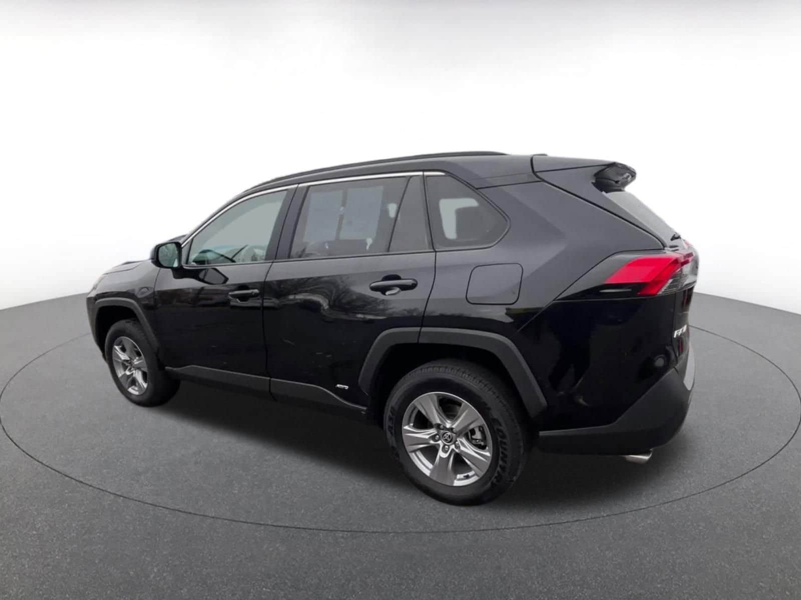 Thumbnail: 2025 Toyota RAV4 - 10