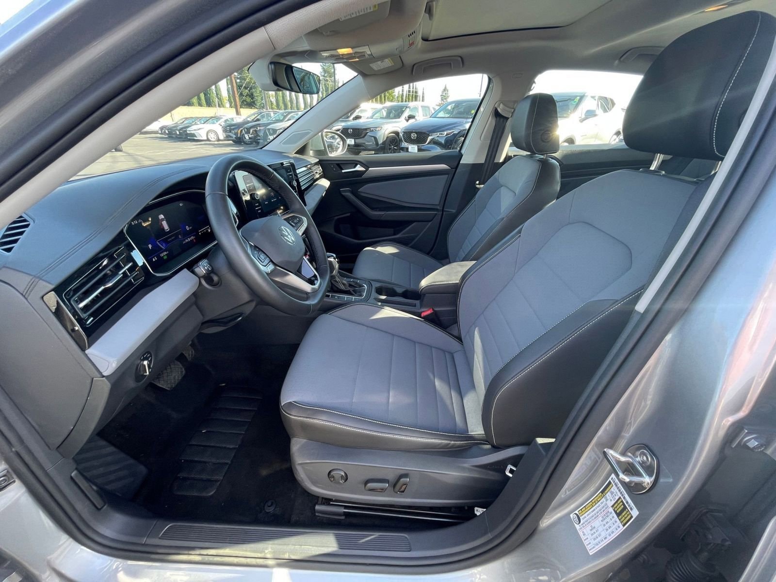 Thumbnail: 2025 Volkswagen Jetta - 25