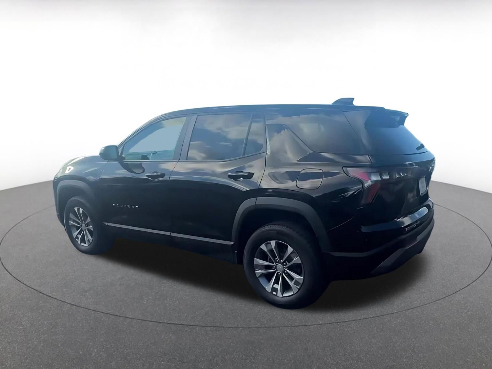 Thumbnail: 2025 Chevrolet Equinox - 10