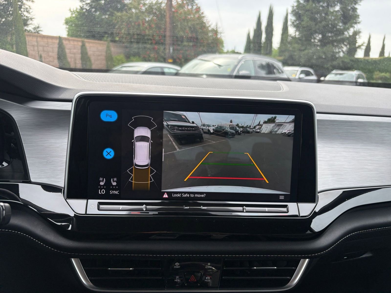 Thumbnail: 2025 Volkswagen Atlas - 27