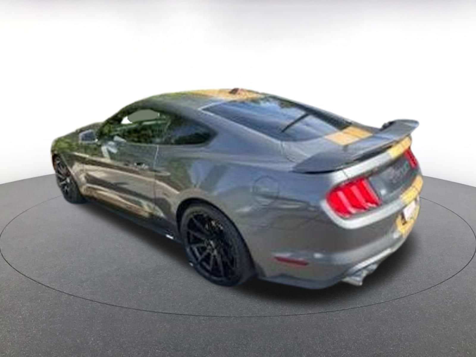 Thumbnail: 2022 Ford Mustang - 4