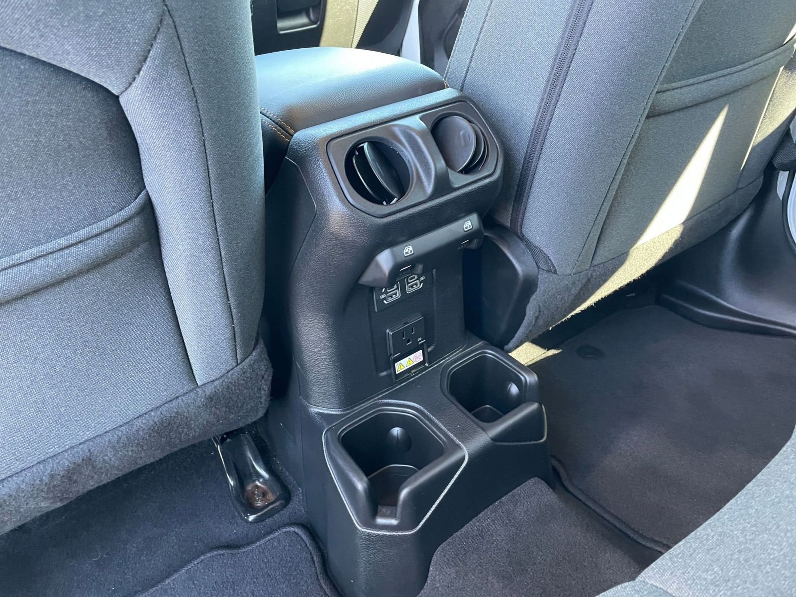 Thumbnail: 2025 Jeep Wrangler - 23