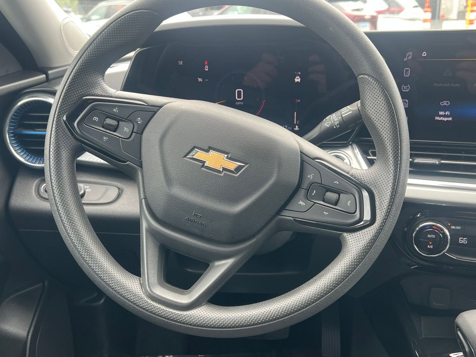 Thumbnail: 2025 Chevrolet Trax - 27